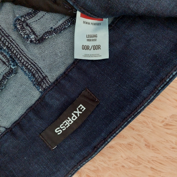 Express High Rise Legging - 00R - Stretchy - Picture 7 of 7